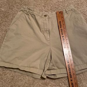 Casual Corner Annex size 12P Khaki Chino Shorts